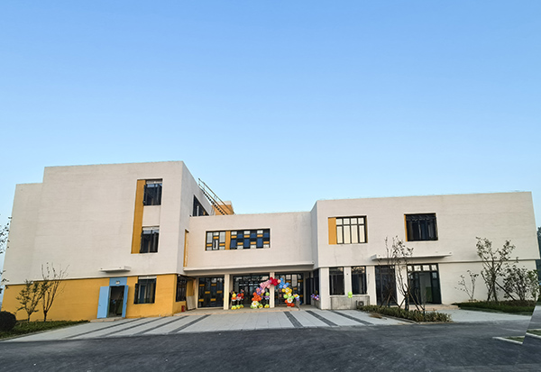 八分亿百官网任桥镇中心幼儿园项目部诚信护航顺利开园